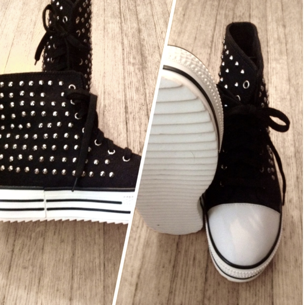 🎉H.P🎉 PLATFORM STUDDED HIGHTOPS - Picture 3 of 5